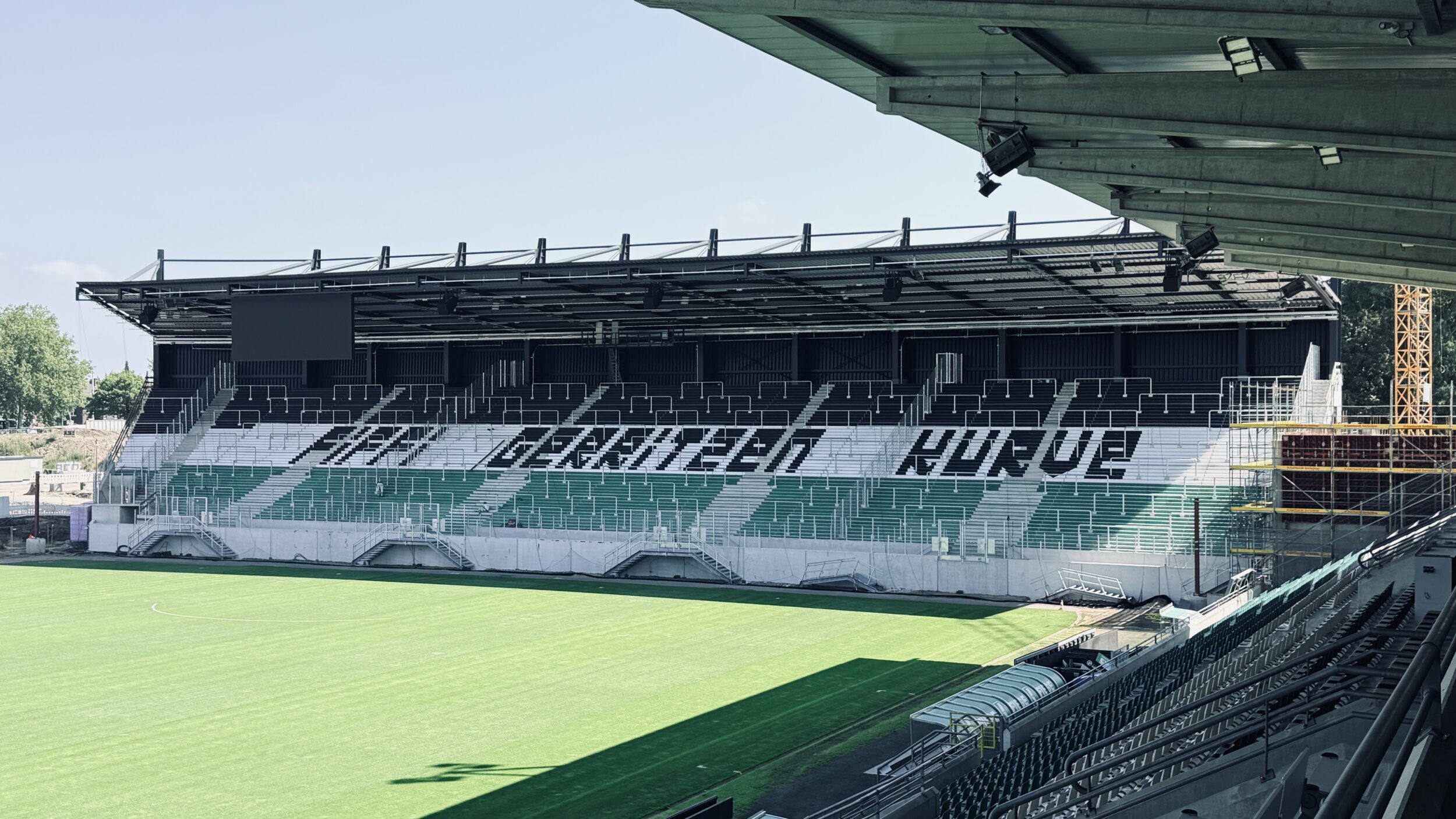 Die Fiffi-Gerritzen-Kurve im LVM-Preußenstadion Foto: SCP